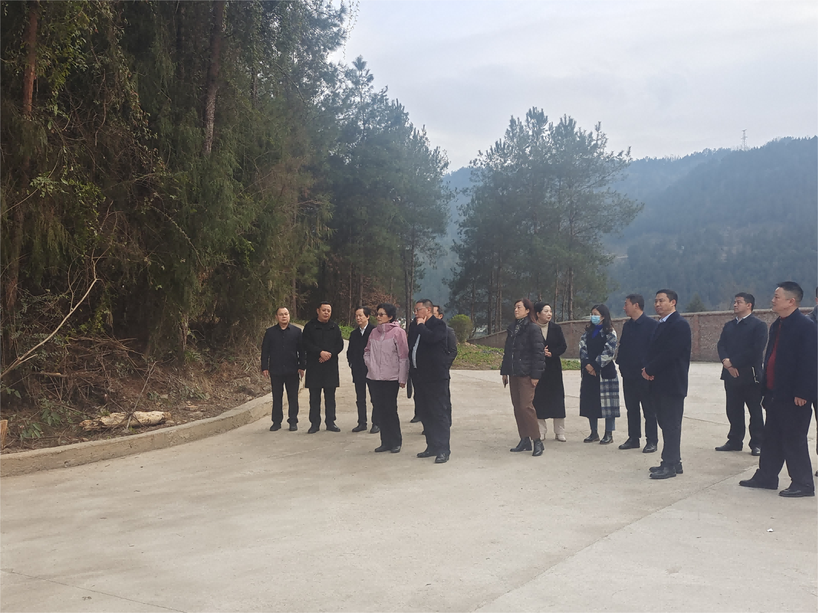 巴中市委常委、市委統(tǒng)戰(zhàn)部部長、市總工會(huì)主席溫奇志一行來我公司調(diào)研考察